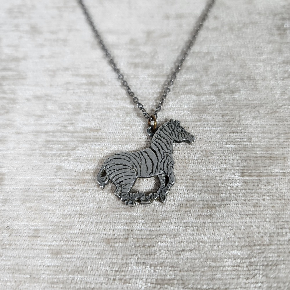 Vintage silver-toned galloping zebra pendant necklace 16"